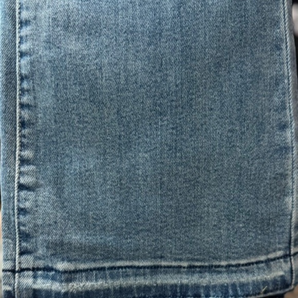 Judy Blue Mid Rise Distressed and Released hem Bootcut Jeans-9 - Picture 2 of 3